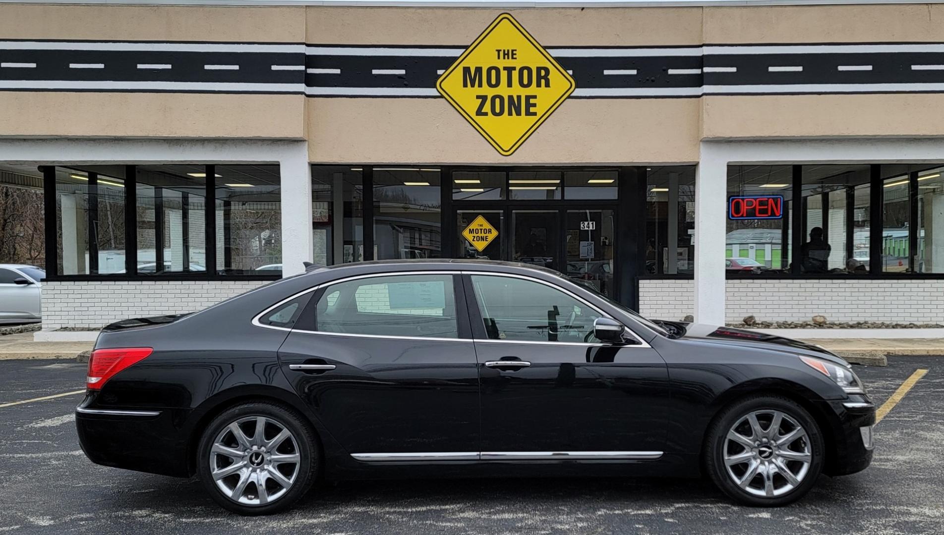 2011 BLACK /Black Leather Hyundai Equus 4dr Sdn Ultimate (KMHGH4JF5BU) with an V8, 4.6 Liter engine, Automatic transmission, located at 1010 N White Horse Pike, Stratford, NJ, 08084, (856) 262-9500, 39.838921, -75.011497 - Photo#2